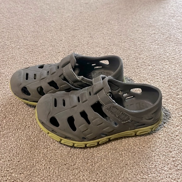 Boys water shoes - Picture 1 of 2